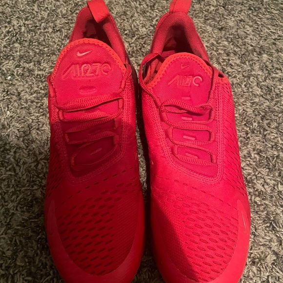 Nike AirMax 270 " University Red " - Picture 2 of 6
